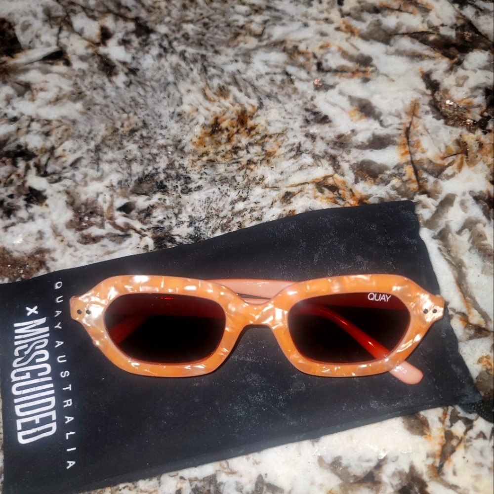 Quay sunshades